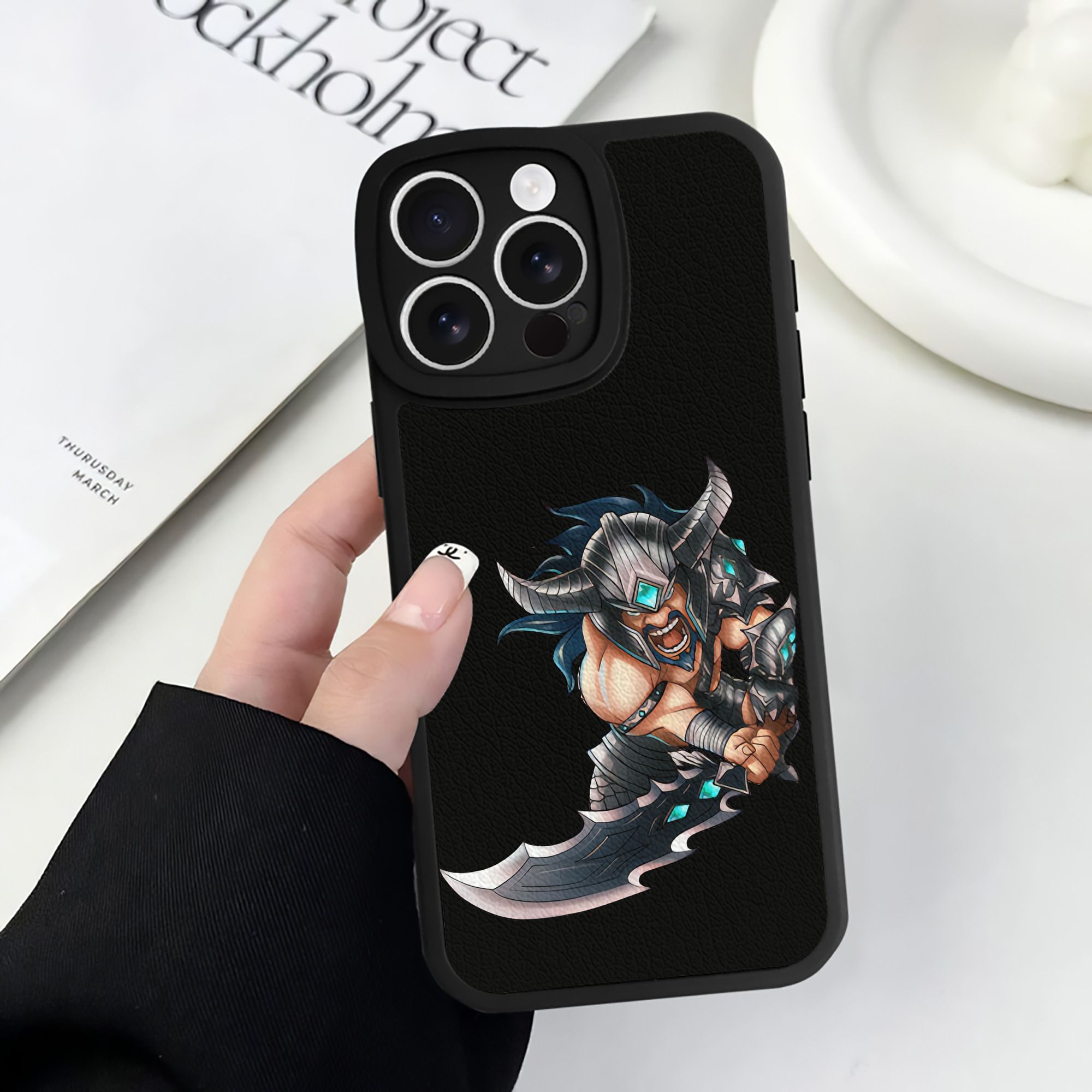 リーグ・オブ・レジェンド League of Legends LOL 【iPhone 16シリーズ対応】シリコンスマホケース（レザー調） 材質：シリコン